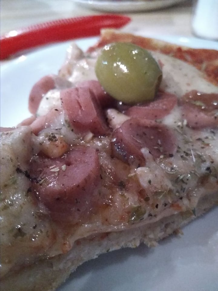 photo of Fourmi Vegan Pizza integral "salchichera" shared by @natyvegan on  06 Aug 2019 - review