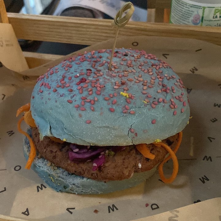 photo of Flower Burger Puffo burger shared by @martinaldd on  05 Jun 2022 - review