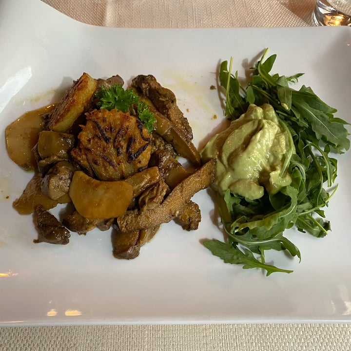 review photo of Ecosteria Parco Santi Angeli Spezzatino di seitan con i funghi e salsina shared by @nothingbutme on 09 Jul 2022 - review