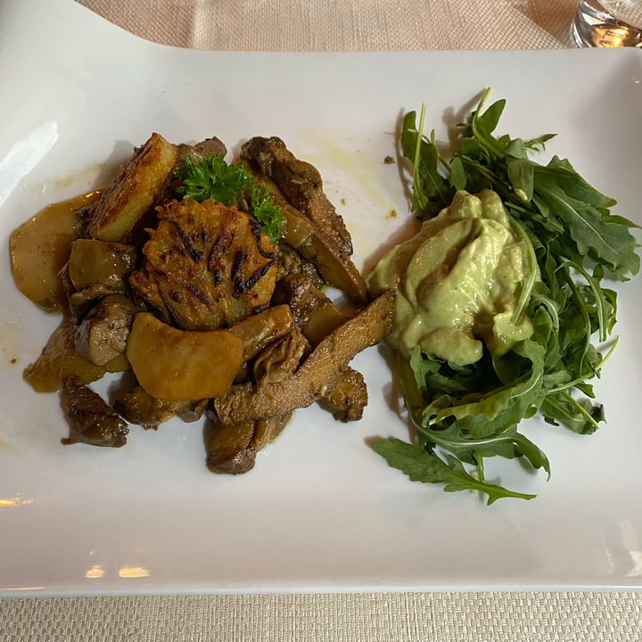 photo of Ecosteria Parco Santi Angeli Spezzatino di seitan con i funghi e salsina shared by @nothingbutme on  09 Jul 2022 - review