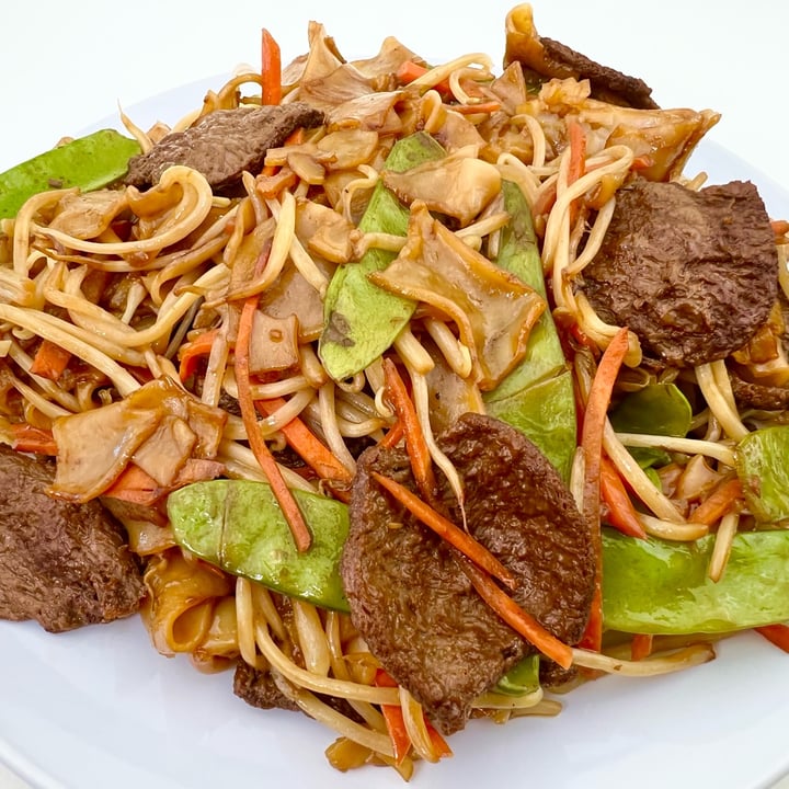 photo of Yuan Su Vegetarian Veggie Beef Chow Fun shared by @pdxveg on  14 Jul 2022 - review
