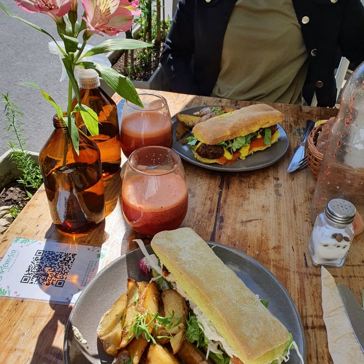 photo of Artemisia Sandwich de Tofu shared by @sofignzalez on  17 Aug 2022 - review