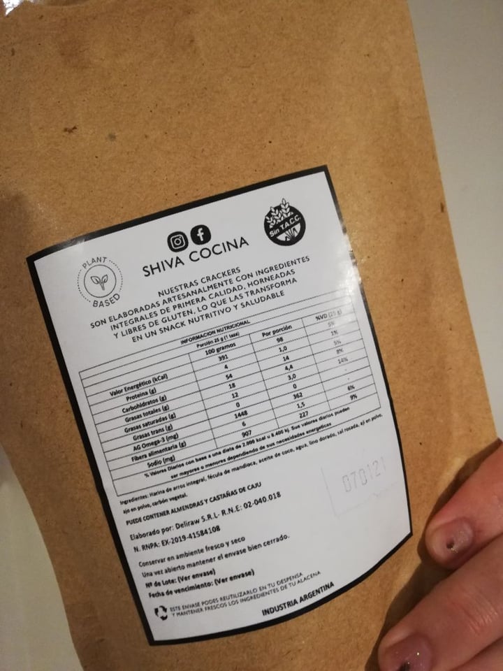 photo of Shiva Crackers Carbon Vegetal shared by @errecassia on  18 Oct 2020 - review