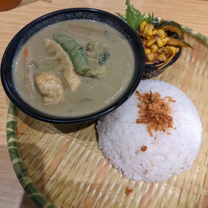 photo of Sove Green Curry Meal shared by @akanksha-r on  17 Oct 2022 - review