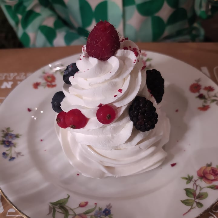review photo of Sementis pavlova shared by @martinafabrizi on 10 Aug 2022 - review