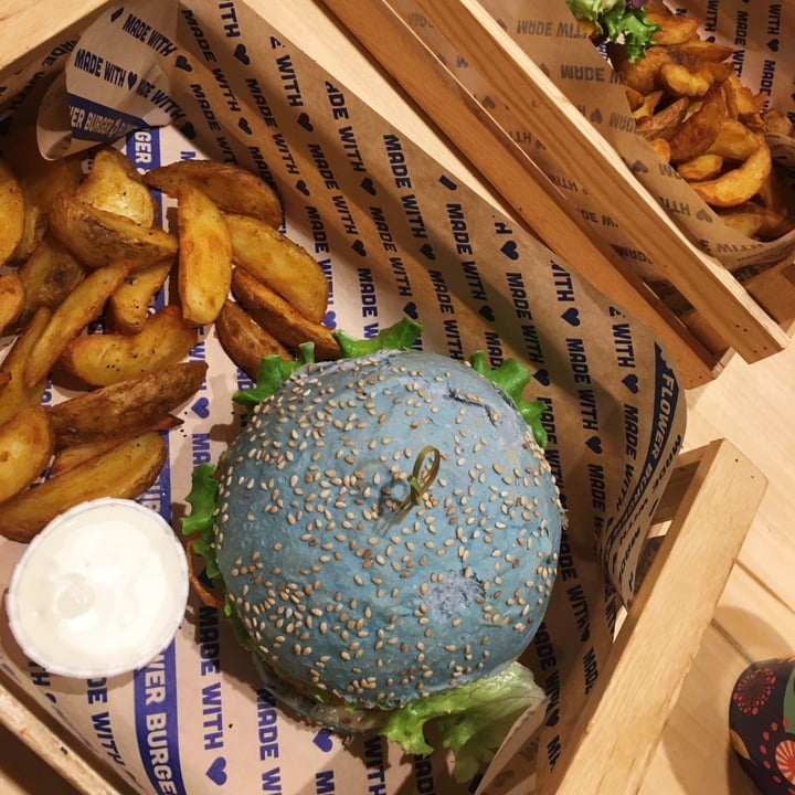 photo of Flower Burger Roma Ocean burger shared by @francescapar on  15 Sep 2020 - review