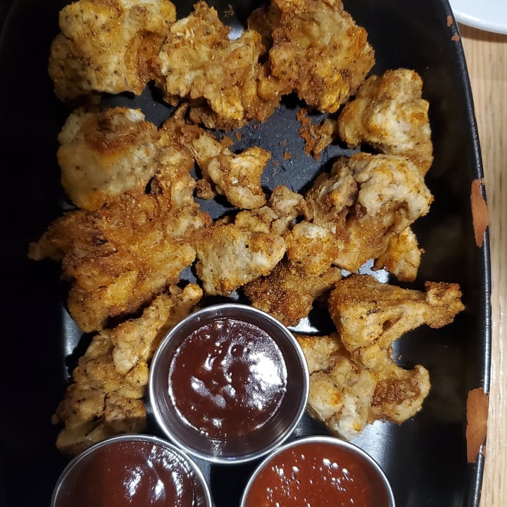 review photo of Downtown Gastropub by Bauer's Califlower wings shared by @veganbymarriage on 25 Jul 2021 - review