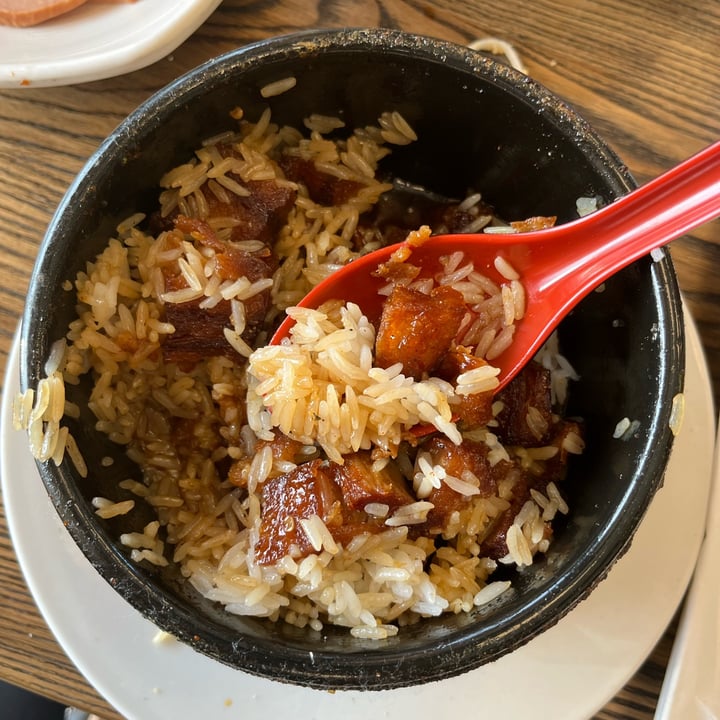 review photo of Green Lotus Restaurant Steak With Rice In A Pot shared by @emilylovesmangos on 01 May 2022 - review