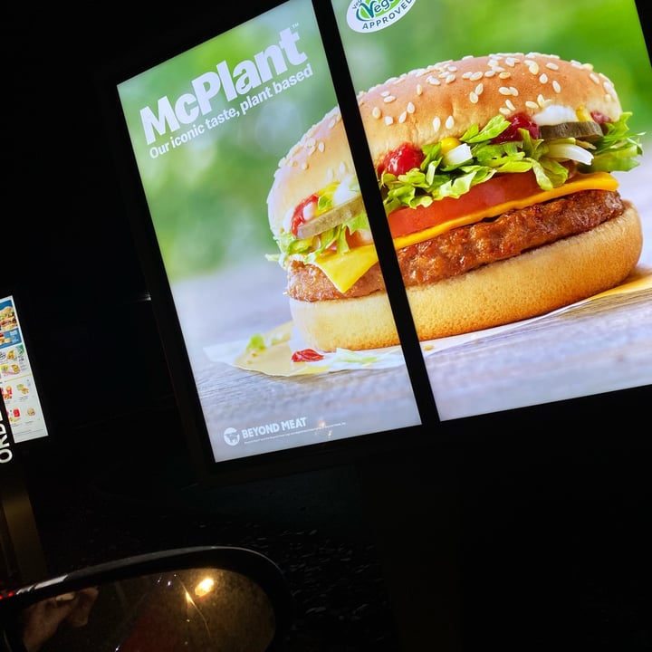photo of McDonald's Ashington Vegan McPlant Burger shared by @christinexxx on  19 Jan 2022 - review