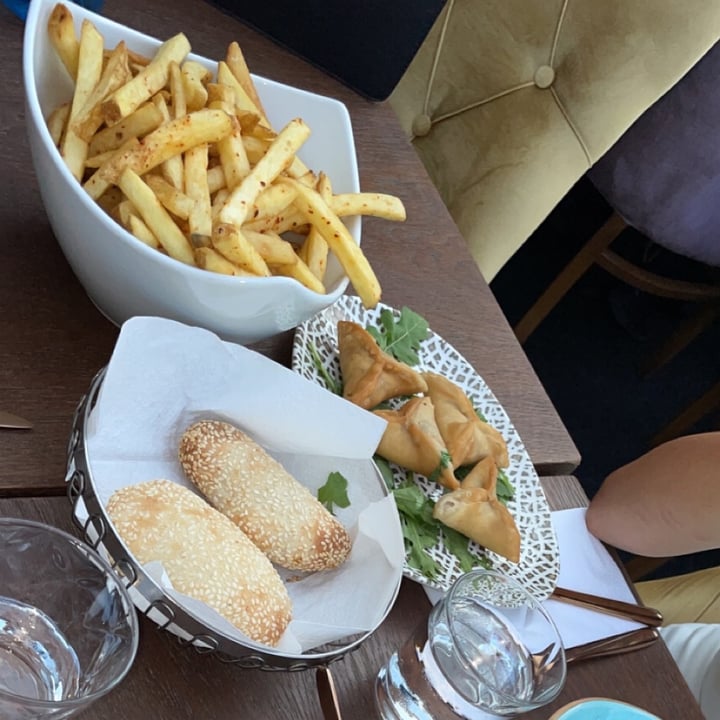 review photo of Mira Mar - Libanesisk restaurang södertälje (fatayer, fatoush, fries, dolma) shared by @cas on 20 Aug 2021 - review