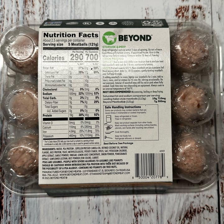 photo of Beyond Meat Beyond Meatballs Italian Style shared by @berryveganplanet on  12 Dec 2022 - review