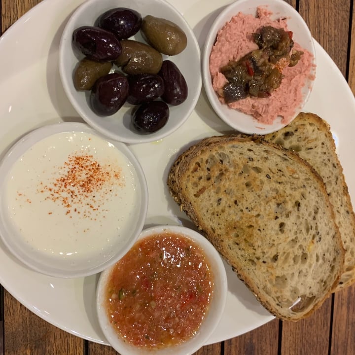 review photo of HIPPOCRATES Healthy Eatery Gamma shared by @veganfoodinsydney on 31 Jan 2021 - review