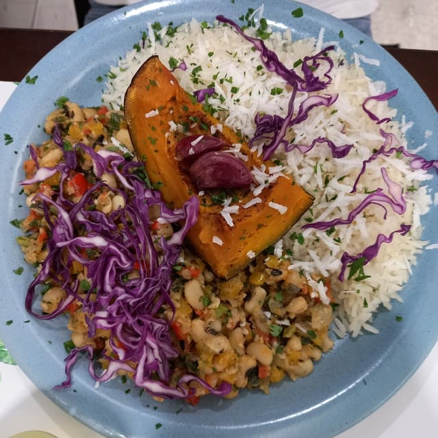 Photo of the dish “Arros de coco e fava”