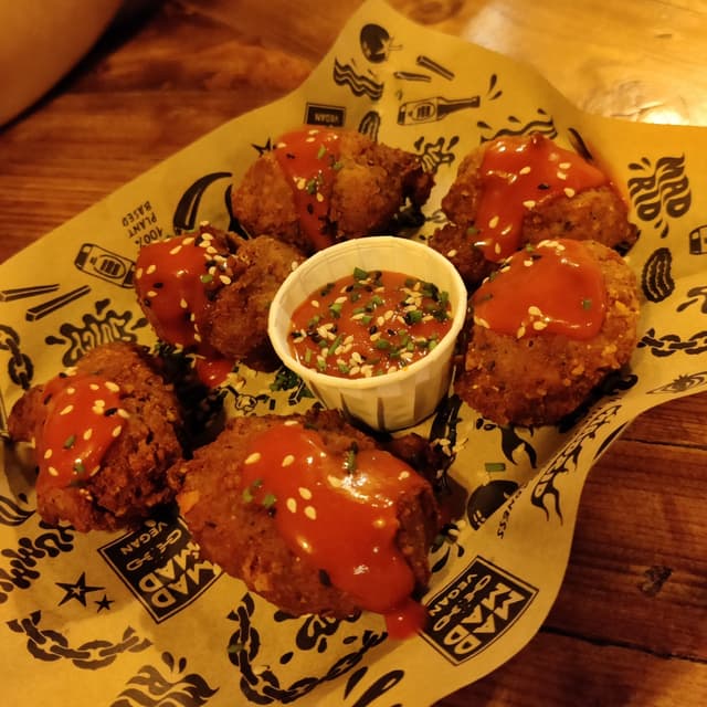 「fried cauliflower」の料理の写真