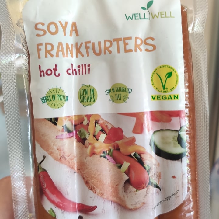 photo of Wellwell Hot Chilli Soya Frankfurters shared by @runkelinisveganizmas on  25 Jun 2022 - review