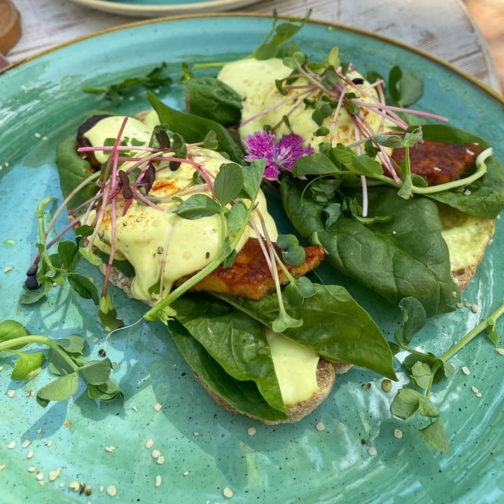 review photo of Juvenate Vegan Benedict shared by @capetownvegan on 21 Nov 2022 - review