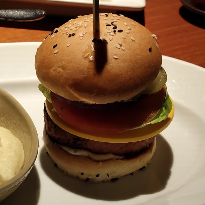 photo of Mezza9 Classic cheese beyond burger shared by @amazinganne on  09 Jul 2020 - review