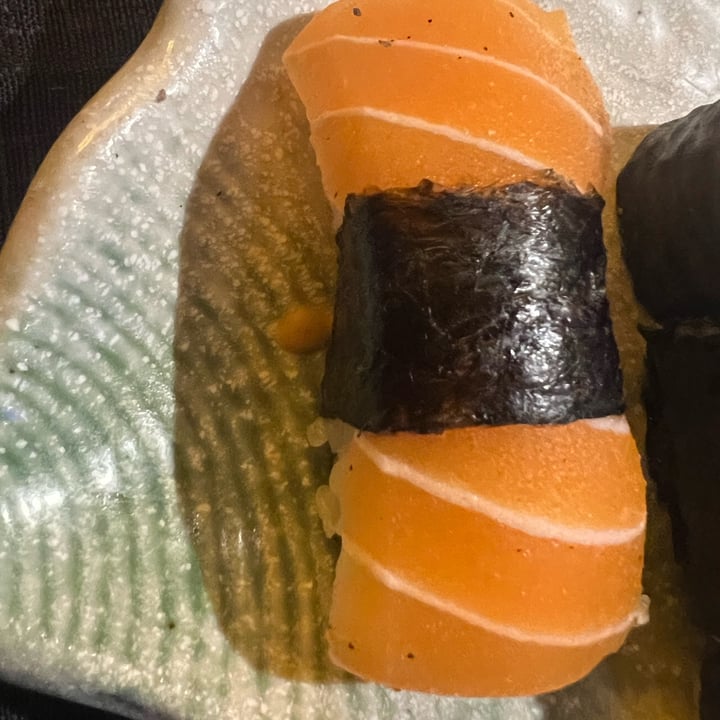 photo of Domò Sushi Nigiri salmone vegano shared by @aananga on  31 Oct 2022 - review