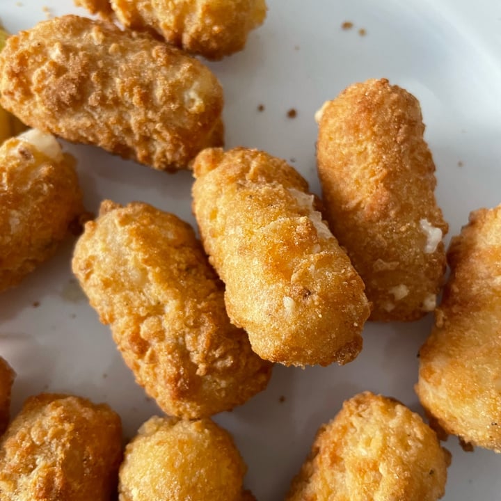 review photo of Wholly veggie Mozzarella Style Sticks shared by @livin on 03 Sep 2022 - review