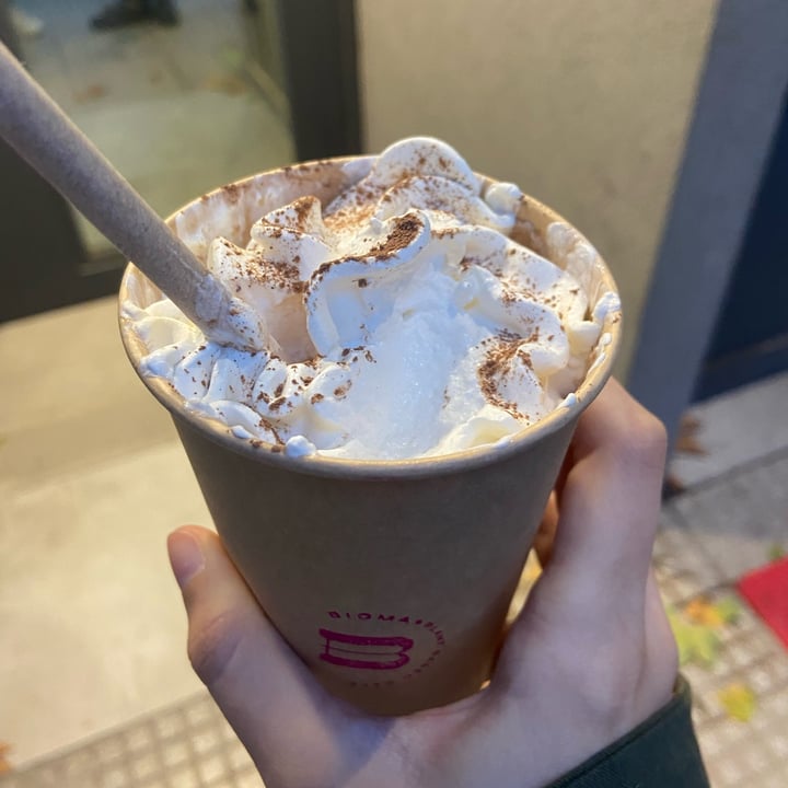 photo of Bioma plant based café V-Frapu chocolate shared by @pilarscarso on  25 Mar 2022 - review