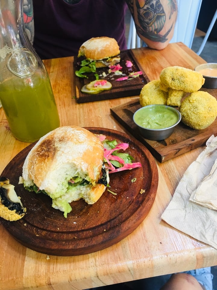 review photo of Vivet Market Restó The Best Portobello Vegan Burger shared by @braldo on 16 Feb 2020 - review