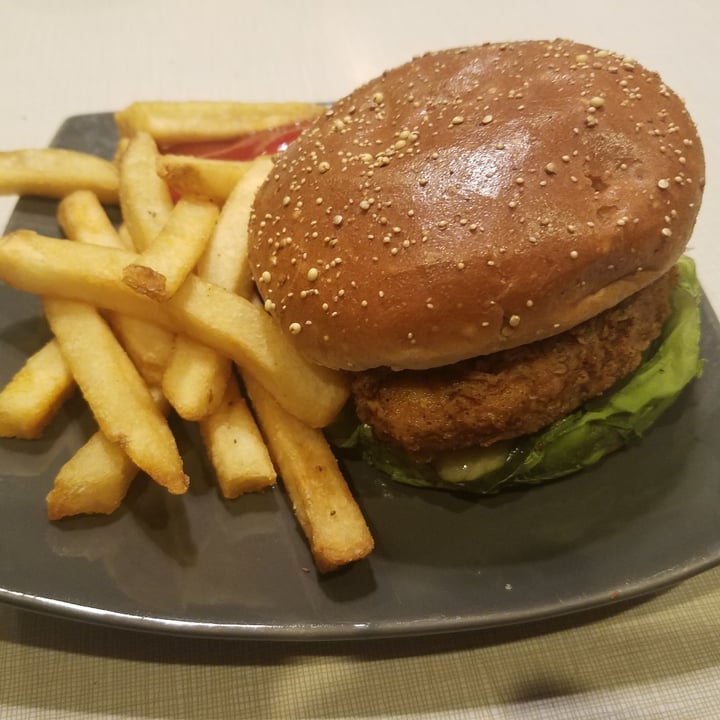 photo of J. Selby's Crispy chicken sandwich shared by @gretchens on  13 Dec 2020 - review