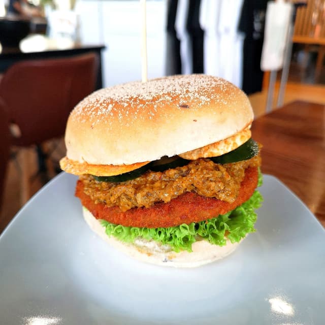 Photo of the dish “Nom Nom Rendang Burger”