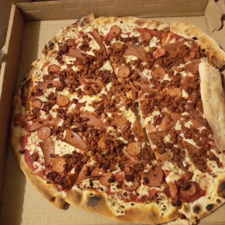photo of Ixteriolo's Pizza Tres Carnes shared by @bettyveg on  08 Feb 2021 - review