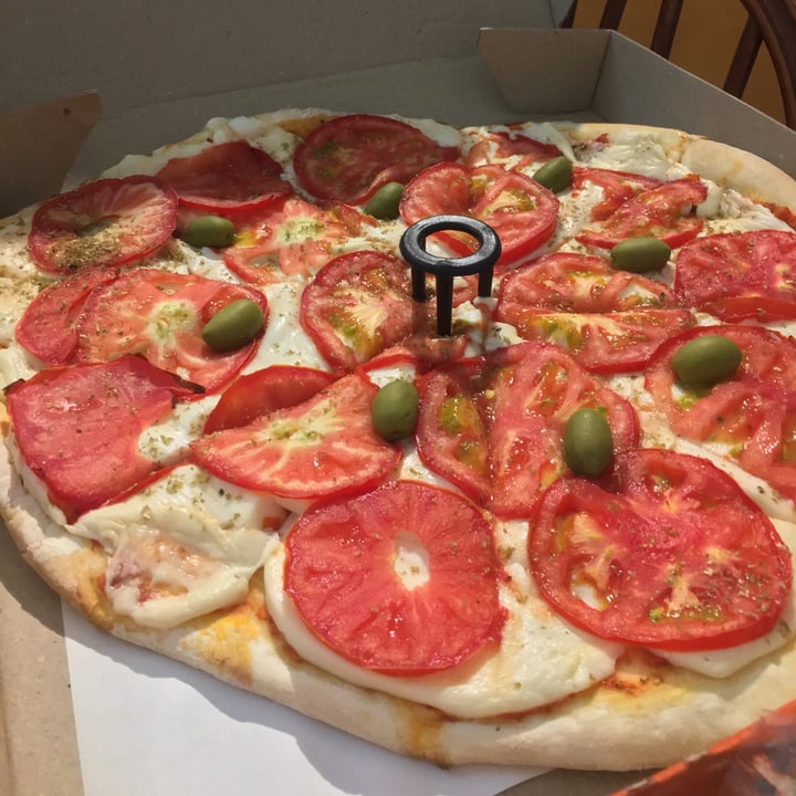 photo of Empanadas de 10.Pacheco Pizza napolitana shared by @abigrischpun on  21 Nov 2021 - review