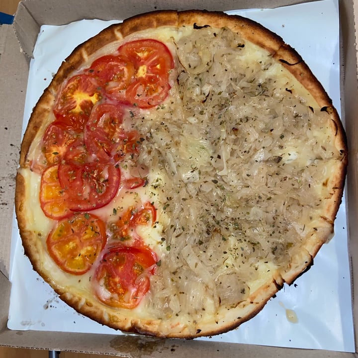 photo of Pizza Vegana Pizza carmelita shared by @veganeandoenbsas on  13 Jan 2022 - review