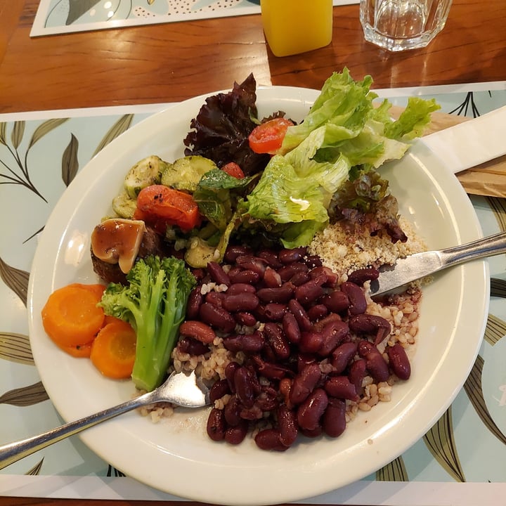 photo of Restaurante Bardana Cozinha Natural Buffet 100% vegano shared by @jessicarodrigues on  22 May 2022 - review