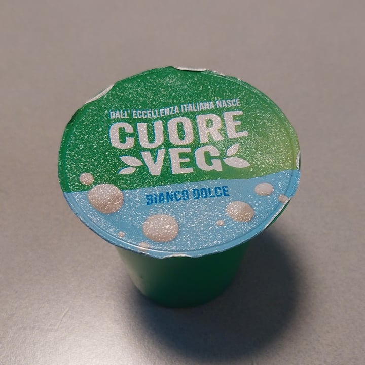 photo of Cuore veg Yogurt bianco dolce shared by @artuino on  01 Nov 2022 - review