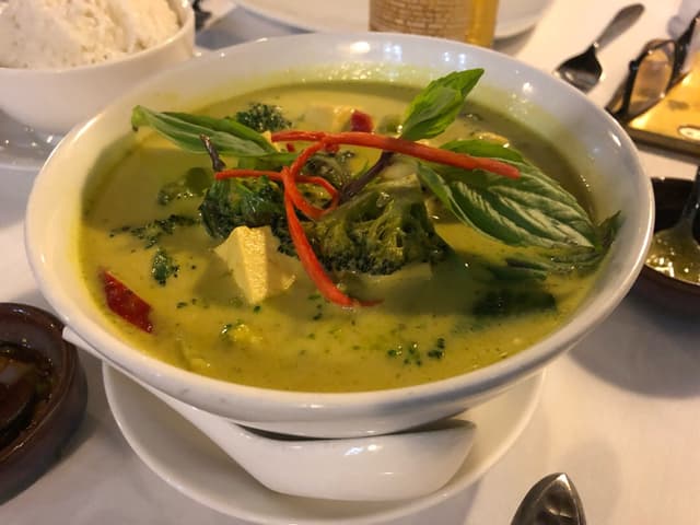 Photo of the dish “Gaeng Khew-Wan Broccoli Tau-hu”