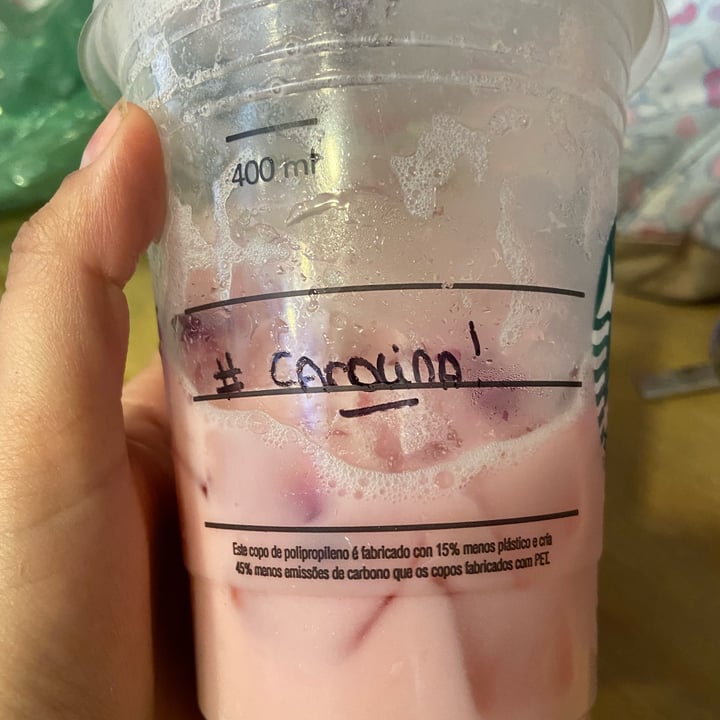 photo of Starbucks Refresher de Dragon fruit con leche de coco shared by @lunaishihara on  26 Sep 2021 - review