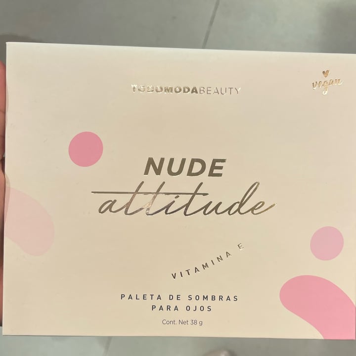 photo of Todomoda Beauty paleta de sombras  nude acritude shared by @veggievegaan on  27 Jun 2022 - review