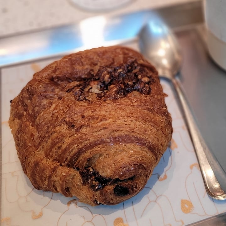 photo of BUDDY BUDDY Pain au Chocolat shared by @lunacia on  09 Dec 2022 - review
