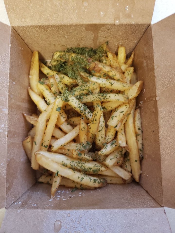 review photo of VeganBurg San Francisco Creamy Garlic Fries shared by @norcalvegan on 28 Sep 2019 - review