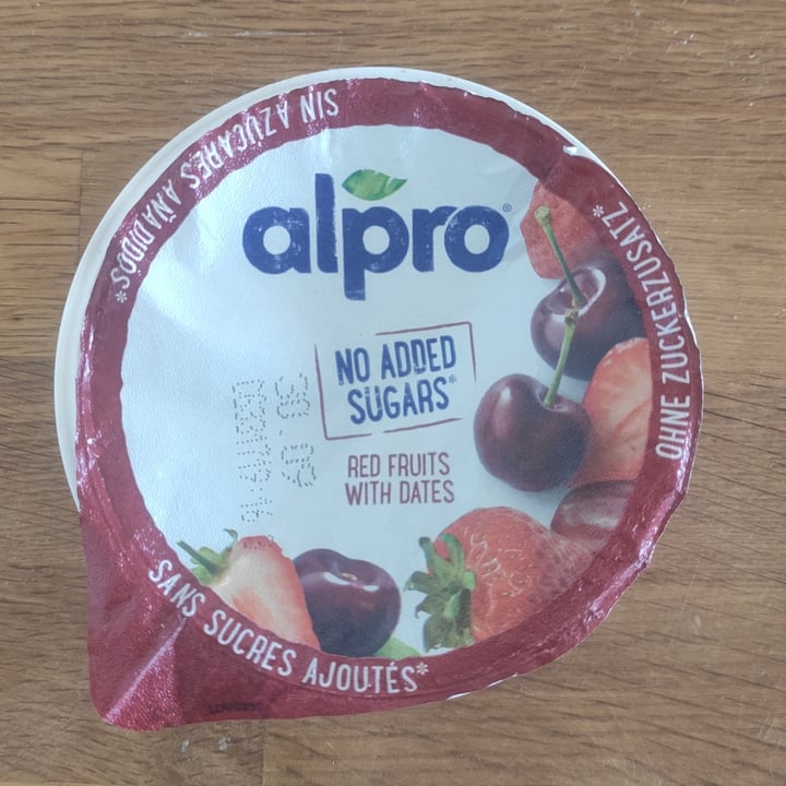 review photo of Alpro yogurt alla ciliegia shared by @eupinis on 01 Sep 2022 - review