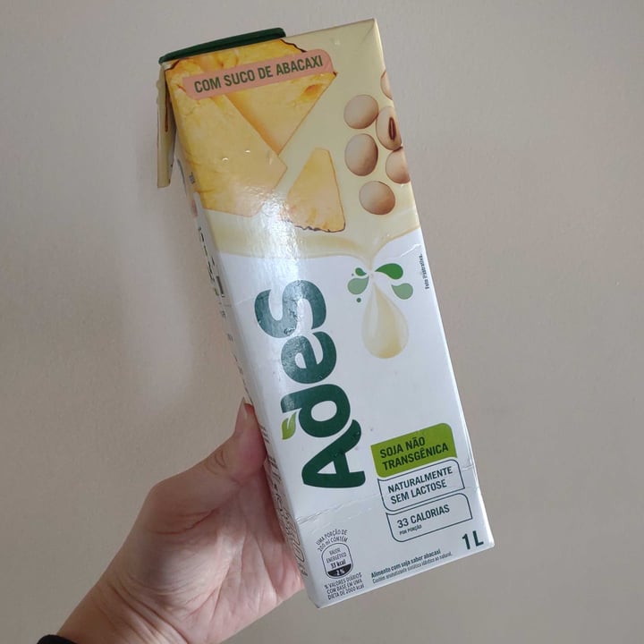photo of Ades Ades de soja sabor abacaxi shared by @claudiaemily on  27 May 2022 - review
