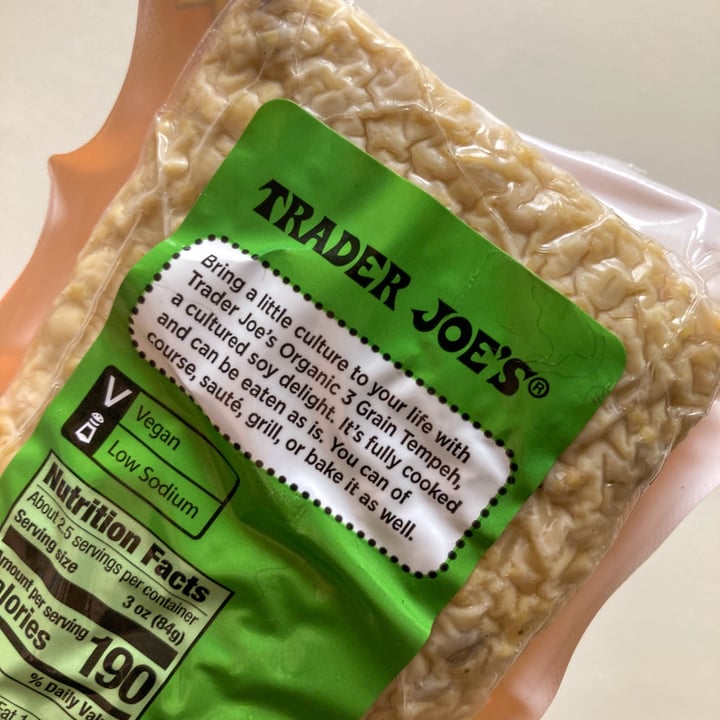 photo of Trader Joe's Organic 3 Grain Tempeh shared by @alleycatz on  01 Oct 2021 - review