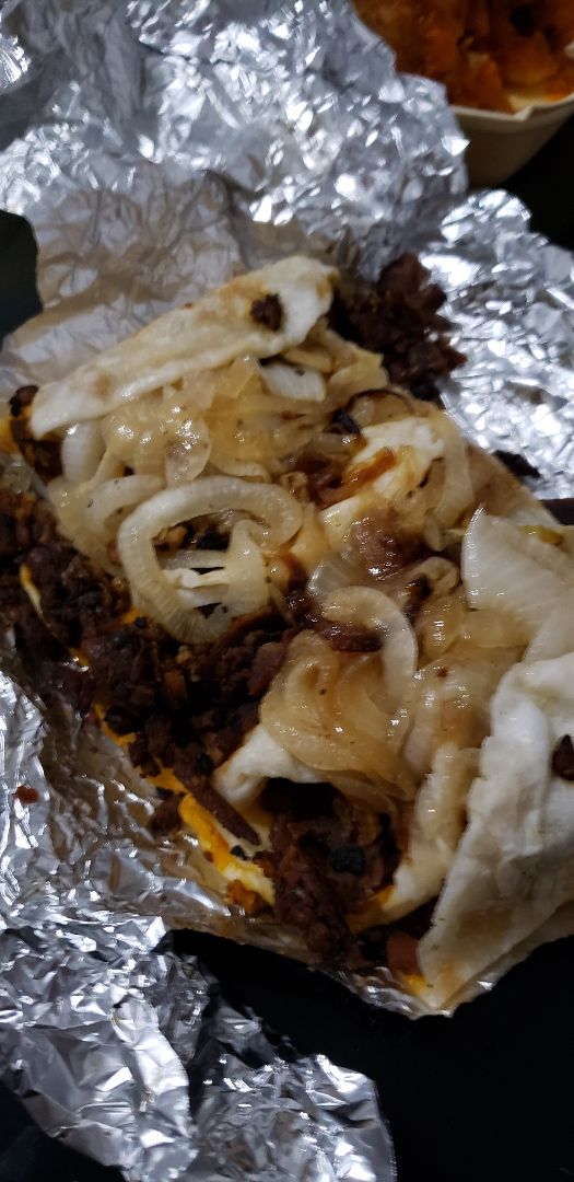 photo of Vegan Eats Tacos de bistec shared by @katiardz on  10 Apr 2020 - review