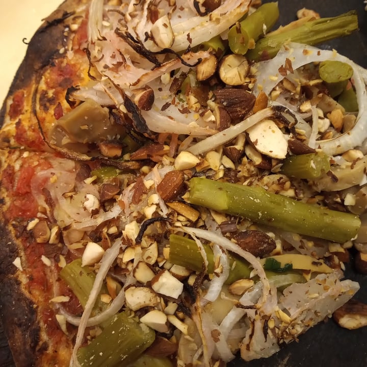 photo of Pizzería Güerrin Pizza Champiñones (Potobelo, nueces y espárragos) shared by @libertad on  28 Feb 2021 - review