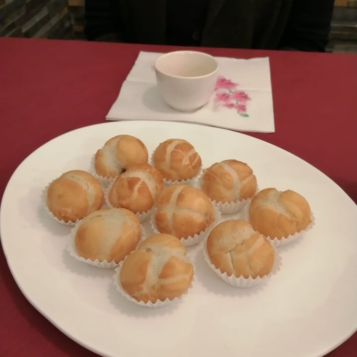 photo of Asian restaurant TON LU REN 中餐厅 mochi al sesamo nero shared by @lucelice on  09 Nov 2022 - review