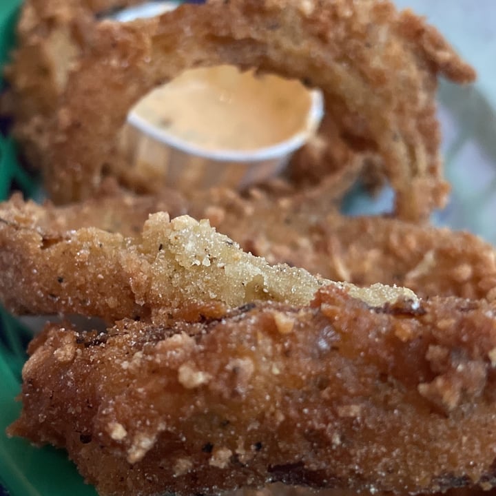 photo of Thunderbird Bar Onion Rings shared by @herbivoracious on  02 Mar 2022 - review