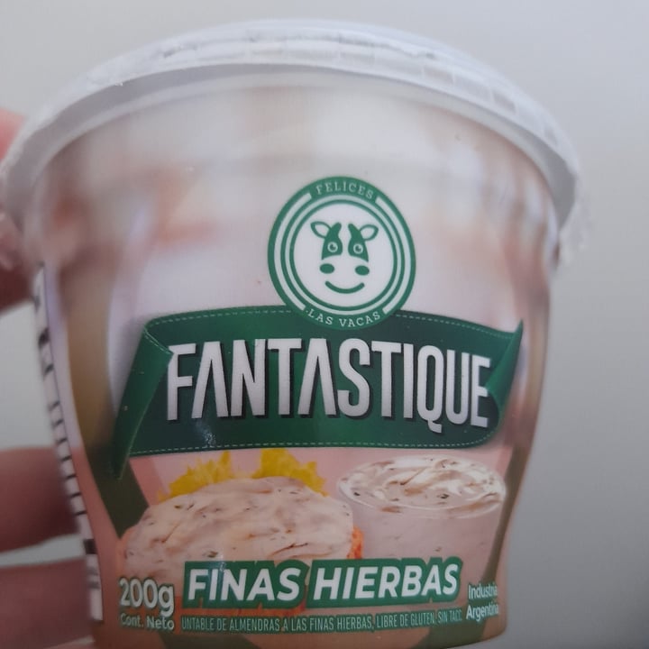 photo of Felices Las Vacas Queso Untable Fantastique Finas Hierbas shared by @emilcegt on  13 Jan 2022 - review