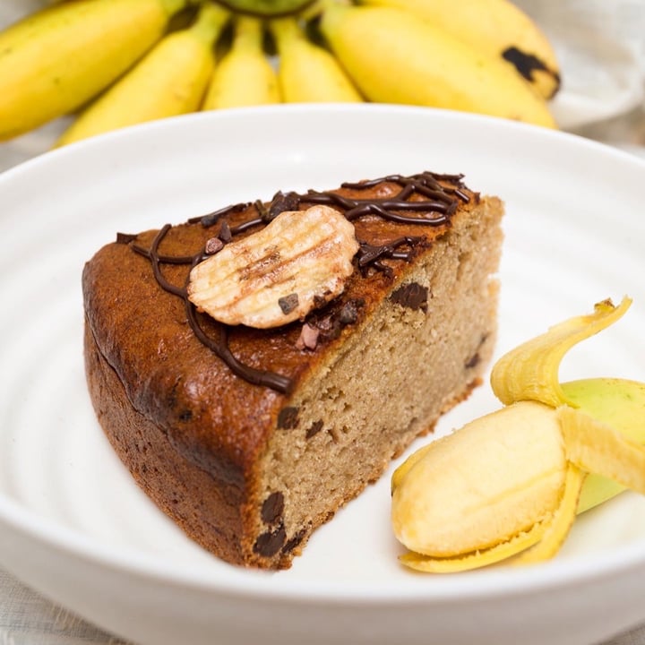 photo of WellSmoocht Banana Chocolate Chip Cake shared by @deinocheirus on  30 May 2021 - review