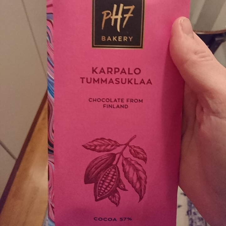 photo of PH7 bakery Karpalo tummasuklaa shared by @heidiio on  26 Nov 2021 - review