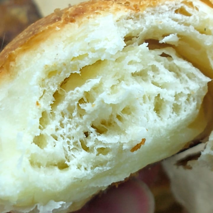 photo of Sablêe Vegana Croissant Rellena De Crema Pastelera shared by @ma-ga on  25 May 2020 - review