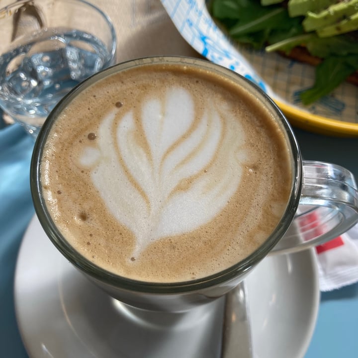 review photo of Brunchería Latte con leche de almendras shared by @cachinico on 09 Aug 2021 - review