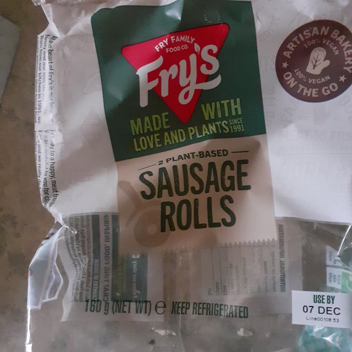 photo of Fry's Family Food 2 Plant-Based Sausage Rolls shared by @poppyveggirl on  03 Jan 2022 - review
